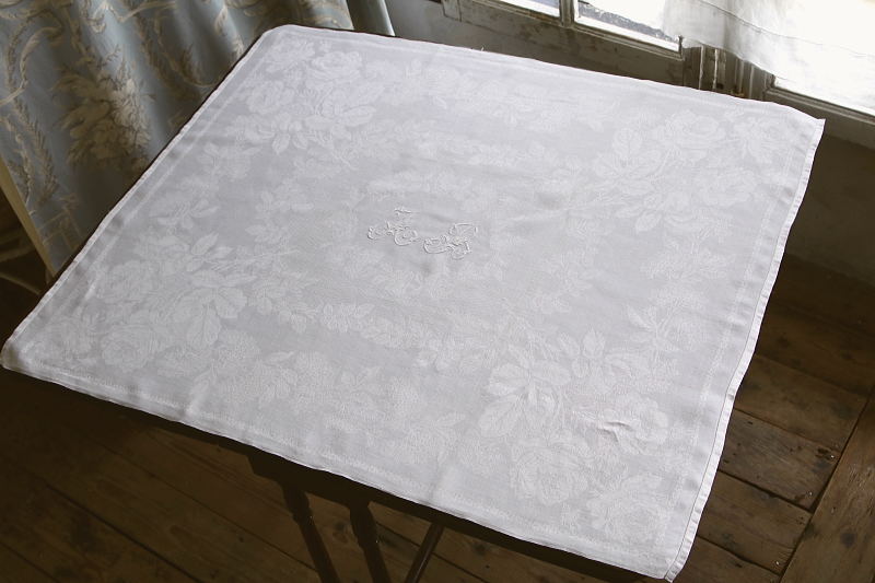 薔薇と紫陽花のダマスクセルヴィエット　フランス アンティークストリュフ