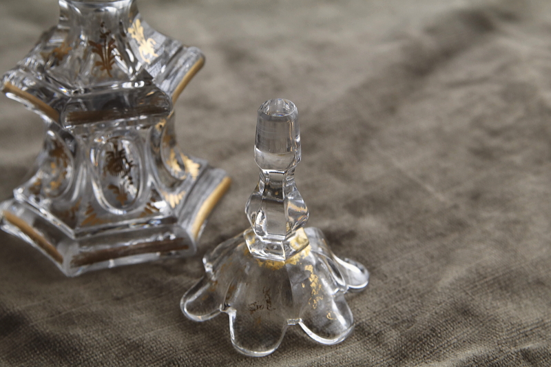 ヴィクトリアン　花のパフュームボトル　イギリス アンティークストリュフ