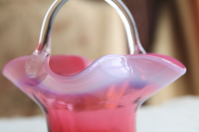 ヴィクトリアンクランベリーグラスバスケット　花器　イギリス
