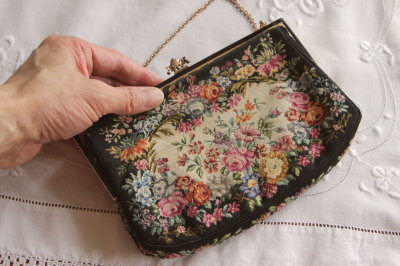 アンティークプチポワンバッグ 刺繍 薔薇 ヨーロッパ