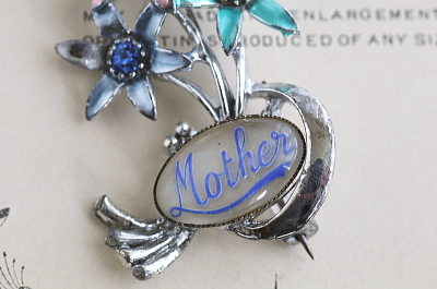 ヴィンテージスーベニール　マザーブローチ　イギリス アンティークストリュフ