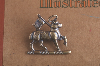 仔羊紋のメタルバッジ　イギリス アンティークストリュフ