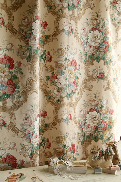 ヴィンテージプリントファブリック　ロココの薔薇　sanderson イギリス アンティークストリュフ 20251127
