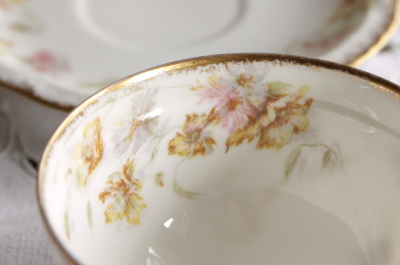 アンティークリモージュティーカップ　花　アビランド haviland limoges フランス