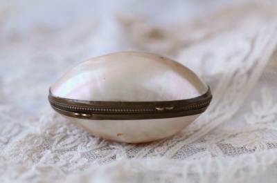 マザーオブパールのロザリオケース　フランス アンティークストリュフ