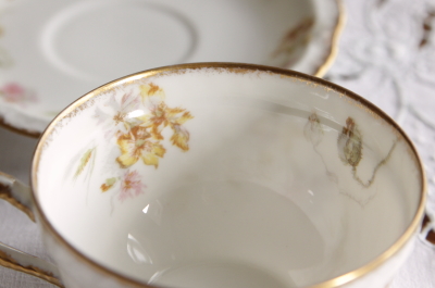 アンティークリモージュティーカップ　花　アビランド haviland limoges フランス