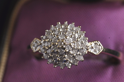 アンティークフラワークラスターダイヤモンドリング　ヴィンテージジュエリー　エンゲージリング　婚約指輪　イギリス