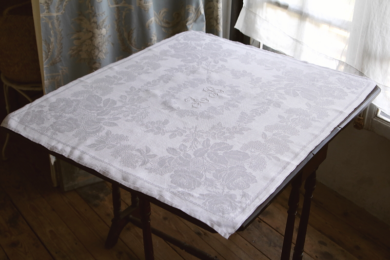 薔薇と紫陽花のダマスクセルヴィエット　フランス アンティークストリュフ