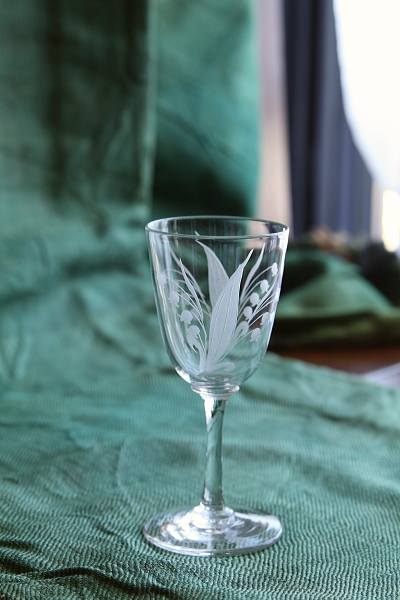 スズランのクリスタルシェリーグラス　イギリス　ヴィクトリアン アンティークストリュフ