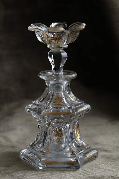 ヴィクトリアン　花のパフュームボトル　イギリス アンティークストリュフ