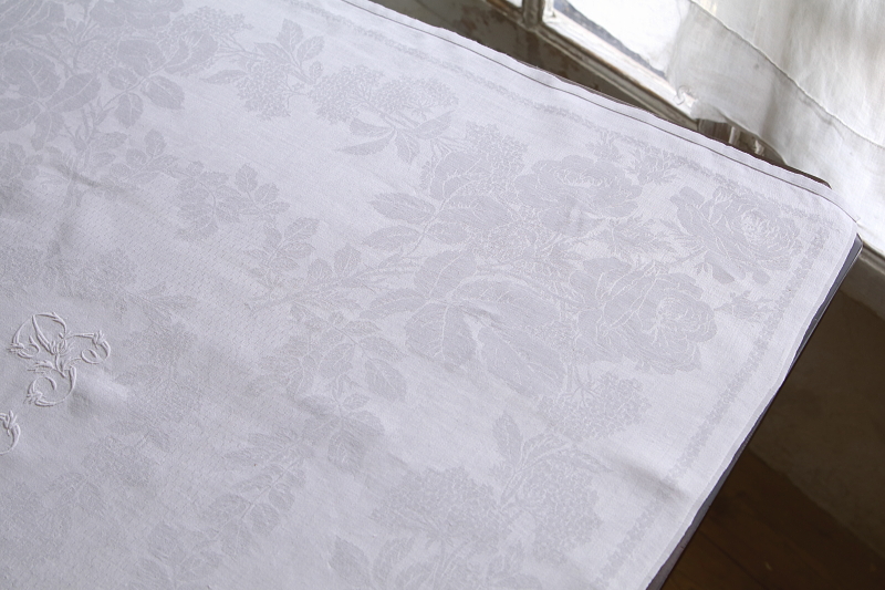 薔薇と紫陽花のダマスクセルヴィエット　フランス アンティークストリュフ