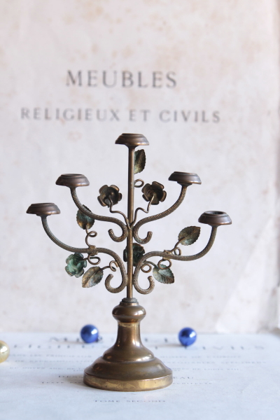 アンティークキャンデラブラ　キャンドルスティックスタンド　燭台　バラ　ブラス真鍮　カトリック教会　フランス