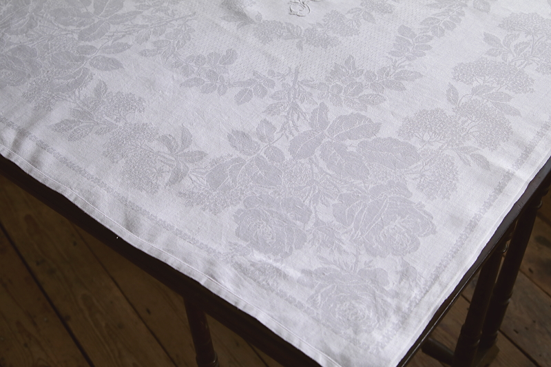 薔薇と紫陽花のダマスクセルヴィエット　フランス アンティークストリュフ