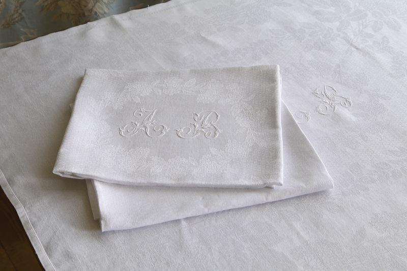 薔薇と紫陽花のダマスクセルヴィエット　フランス アンティークストリュフ