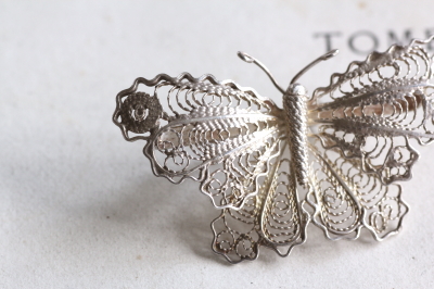 アンティークシルバーフィリグリーブローチ　蝶　ヨーロッパ