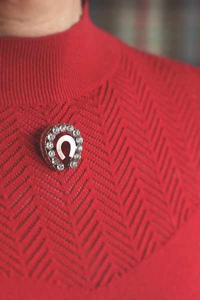 ペースト&ゴールド　ホースシューシルバーブローチ　イギリス アンティークストリュフ