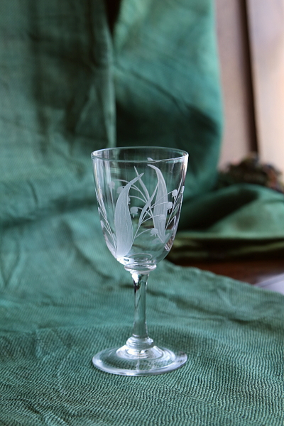 スズランのクリスタルシェリーグラス　イギリス　ヴィクトリアン アンティークストリュフ