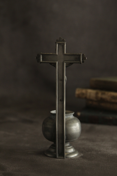 アンティークエタン聖水盤　磔刑像　十字架　フランス