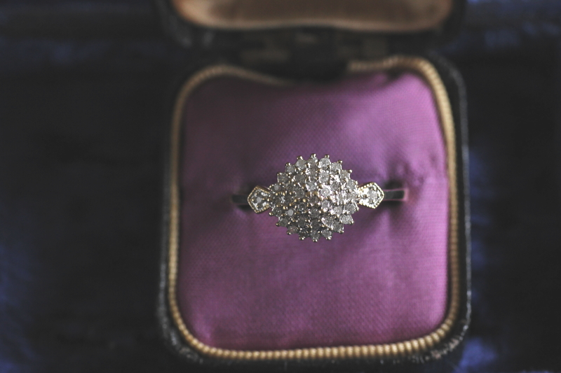 アンティークフラワークラスターダイヤモンドリング　ヴィンテージジュエリー　エンゲージリング　婚約指輪　イギリス