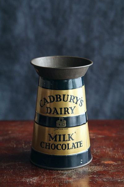 ミルクチャーン型 キャドバリーチョコレートティン CADBURY イギリス アンティークストリュフ