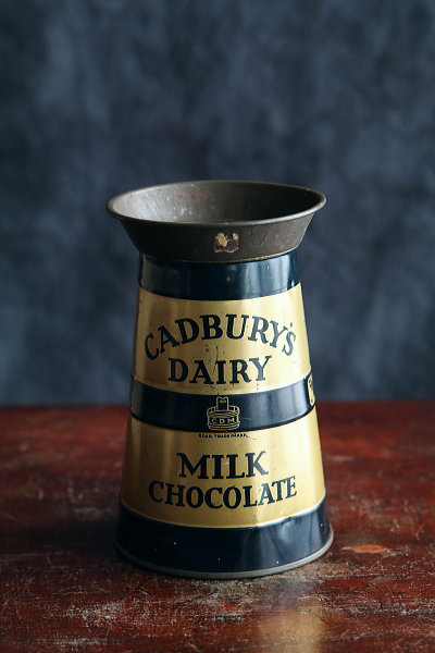ミルクチャーン型 キャドバリーチョコレートティン CADBURY イギリス アンティークストリュフ