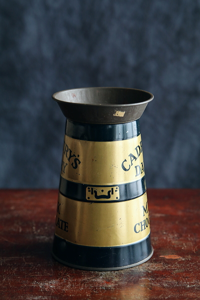 ミルクチャーン型 キャドバリーチョコレートティン CADBURY イギリス アンティークストリュフ