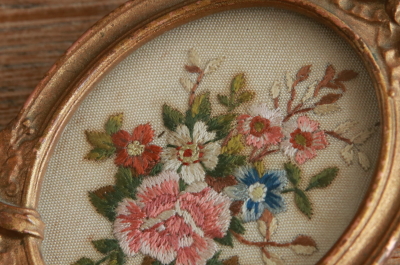 リボンと薔薇の刺繍フレーム　フランス　アンティークストリュフ