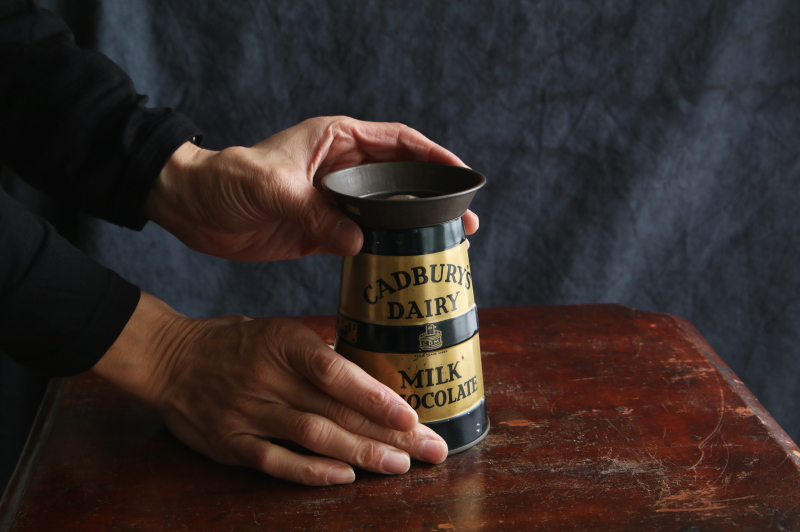 ミルクチャーン型 キャドバリーチョコレートティン CADBURY イギリス アンティークストリュフ