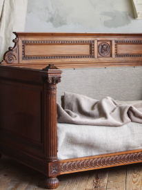 アンティークベッド　デイベッド　フランス　アンリ2世様式スタイル　シングルベッド　ウォールナット