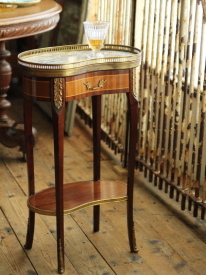 アンティークコーヒーテーブル　フランス　マーブル大理石　ウォールナットくるみ　ロココルイ15世